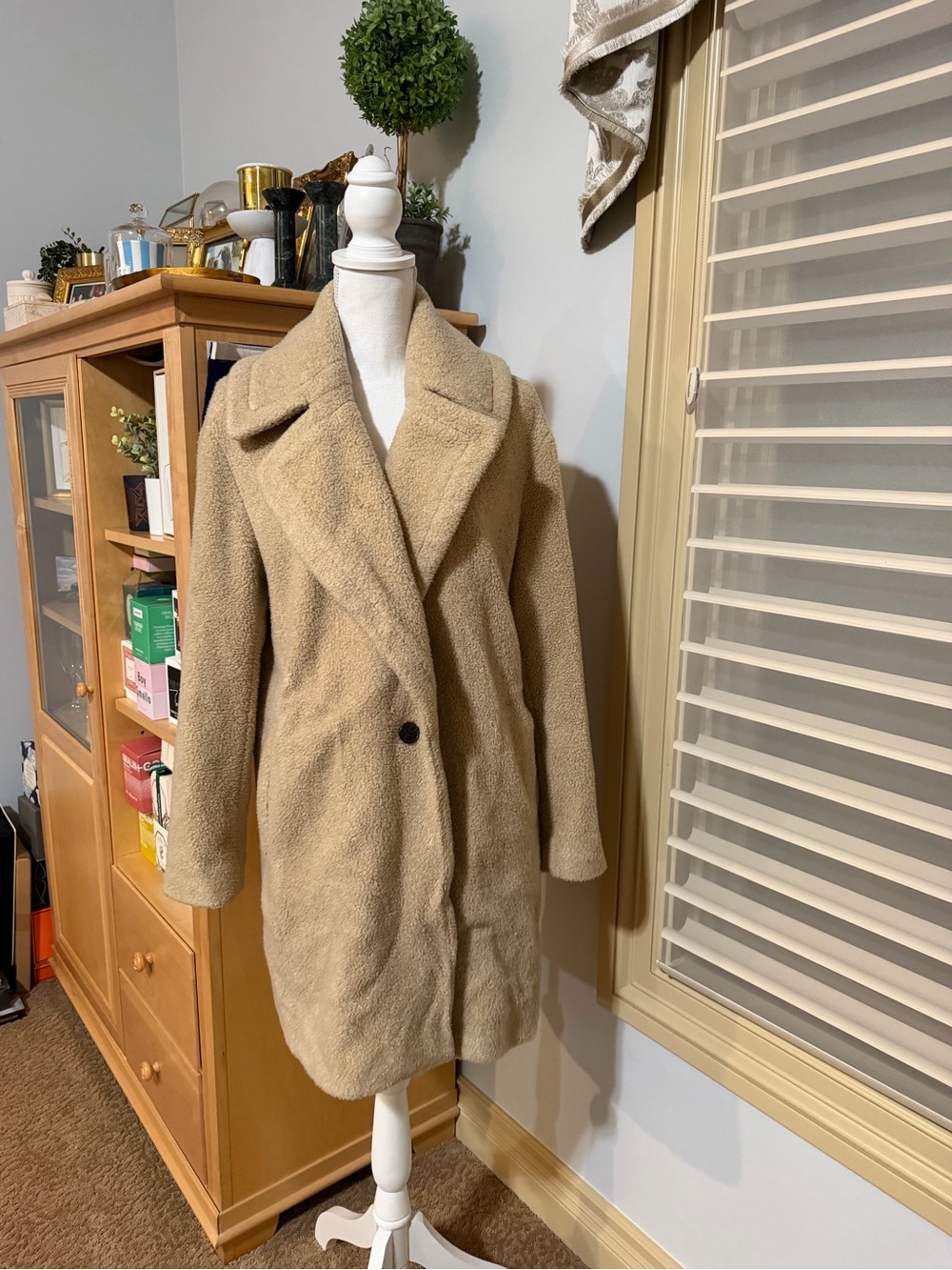 Club Monaco Women's Teddy Coat - Camel Shearling Long Jacket Size Small